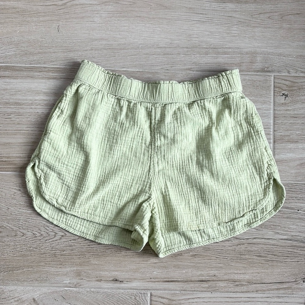 Universal Thread Light Green Women Shorts